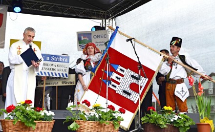 Česká města a obce začínají plánovat oslavy spojené s vítáním nových komunálních symbolů do života