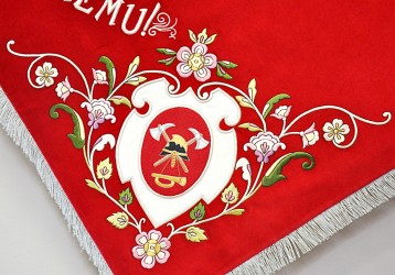 Detail rohovej výšivky repliky práporu