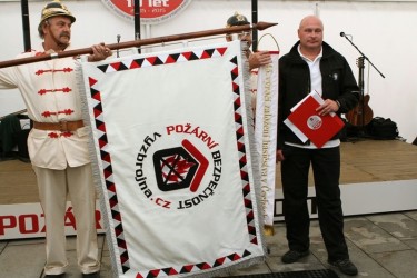 Slávnostná vyšívaná vlajka pre spoločnosť – Požiarna bezpečnost s.r.o. 