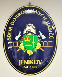 Smaltovaná hasičská oválna ceduľa s nostalgickým hasičským znakom