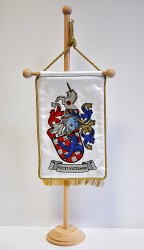 Ukážka realizácie osobného znaku, vyšívaná stolná vlajočka