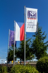 Tlačené firemné vonkajšie vlajky 