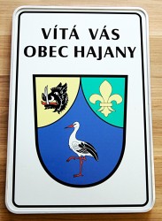 Uvítacia tabula so znakom a názvom obce, sendvičový plech