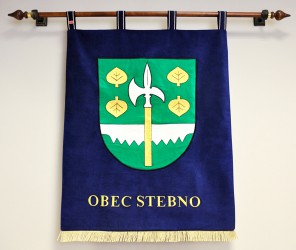 Vyšívaný znak pre obec Stebno 