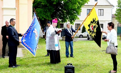 Požehnanie obecnej vlajky a hasičskej zástavy, obec Polepy